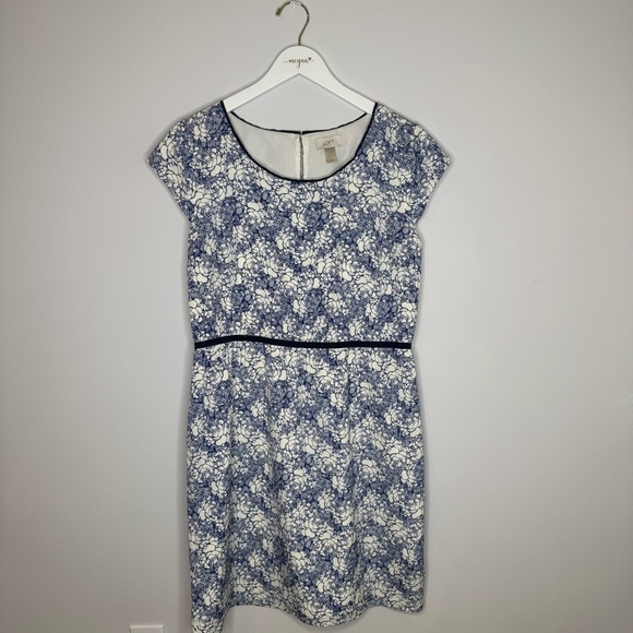 LOFT Dresses & Skirts - LOFT Floral Blue and White Dress | Size 10